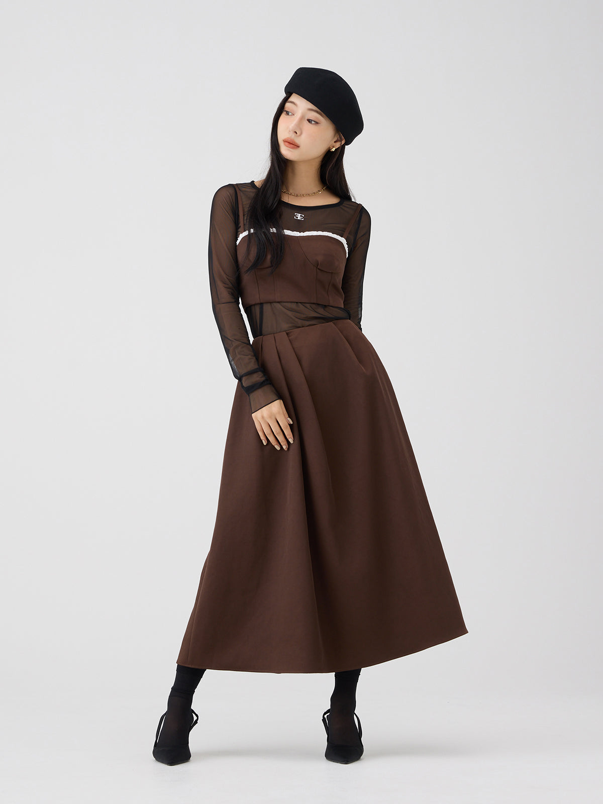 サテンビスチェスカートセット