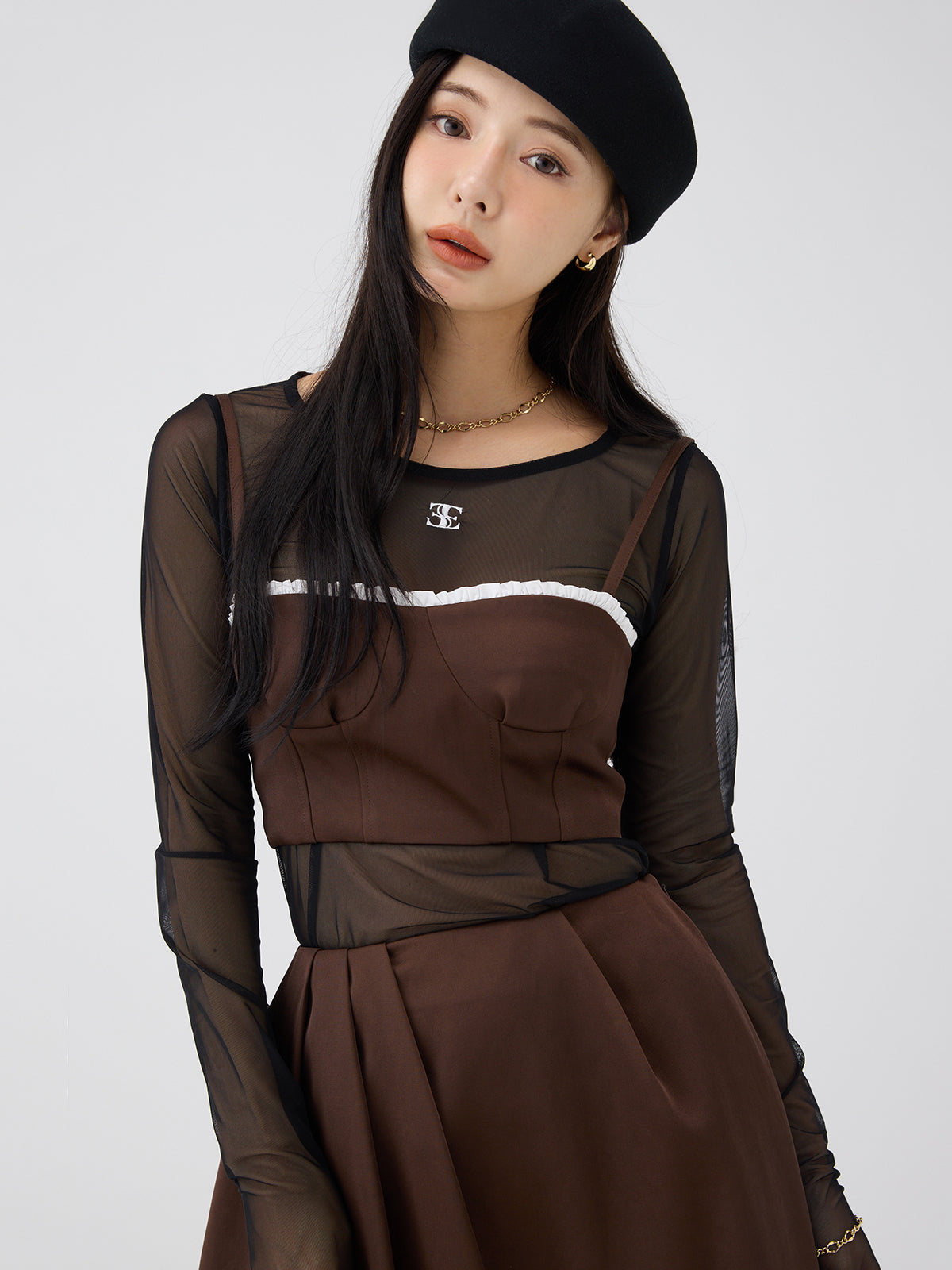 サテンビスチェスカートセット