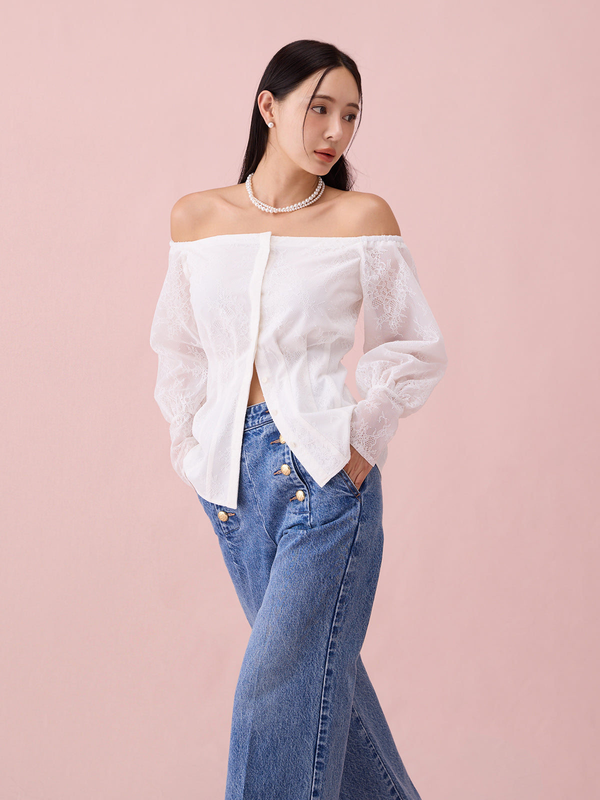 MODEL:165cm／COLOR:WHITE／SIZE:F