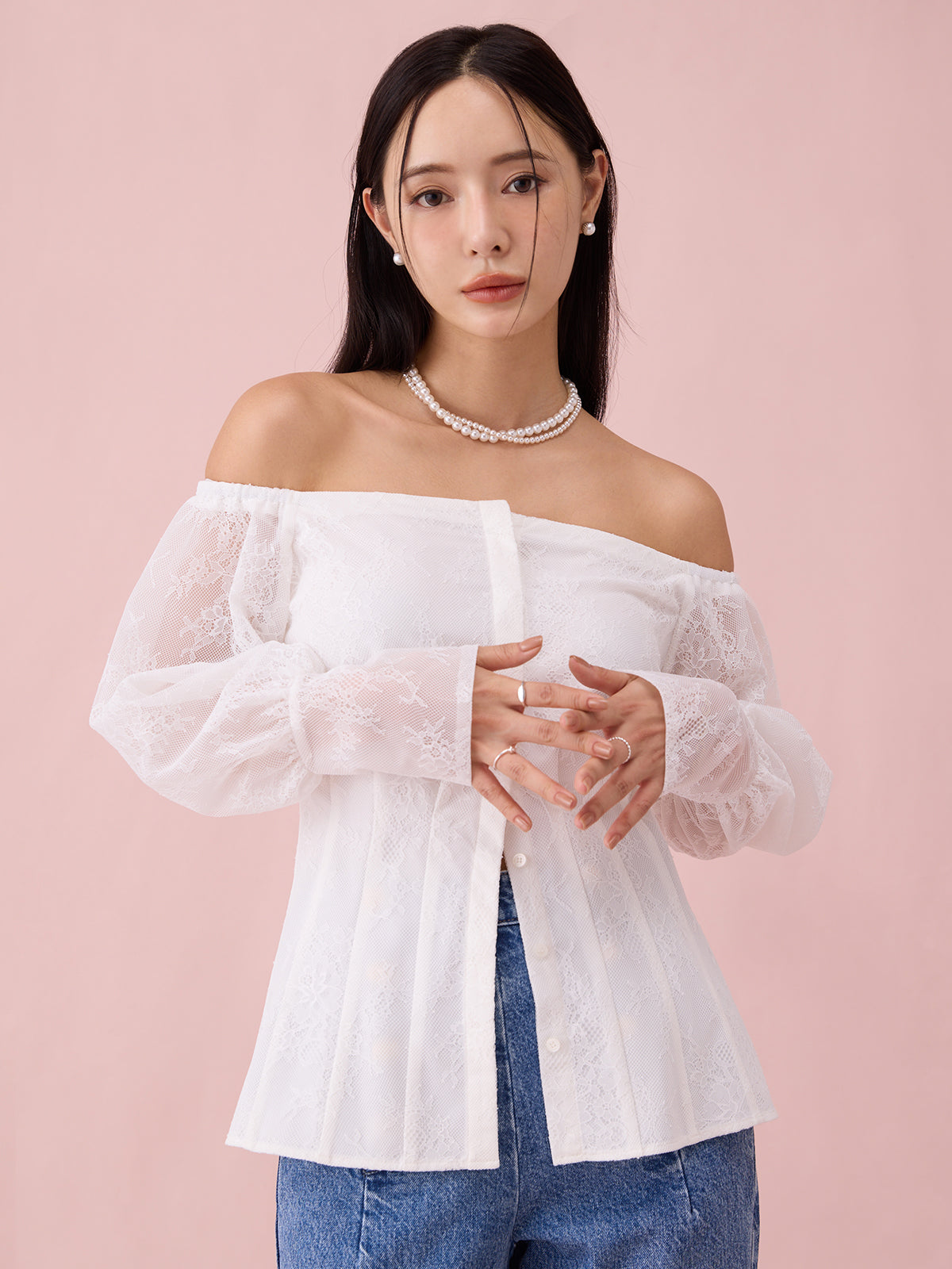 レースオフショルトップス