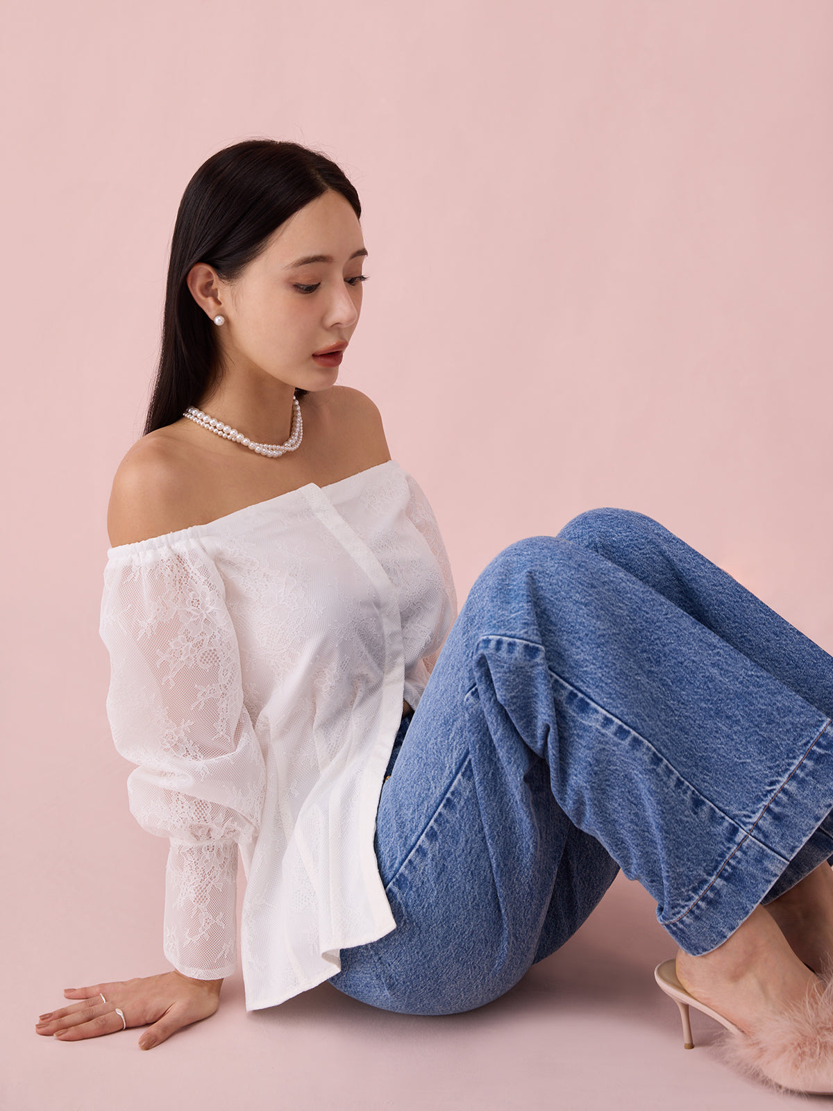 レースオフショルトップス