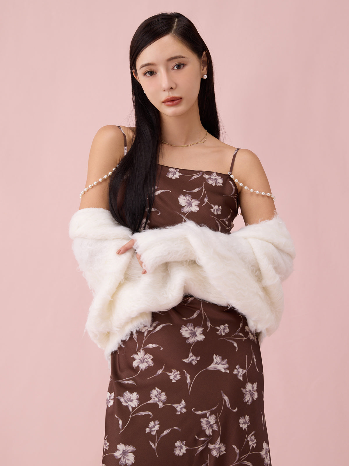 MODEL:165cm／COLOR:WHITE／SIZE:F