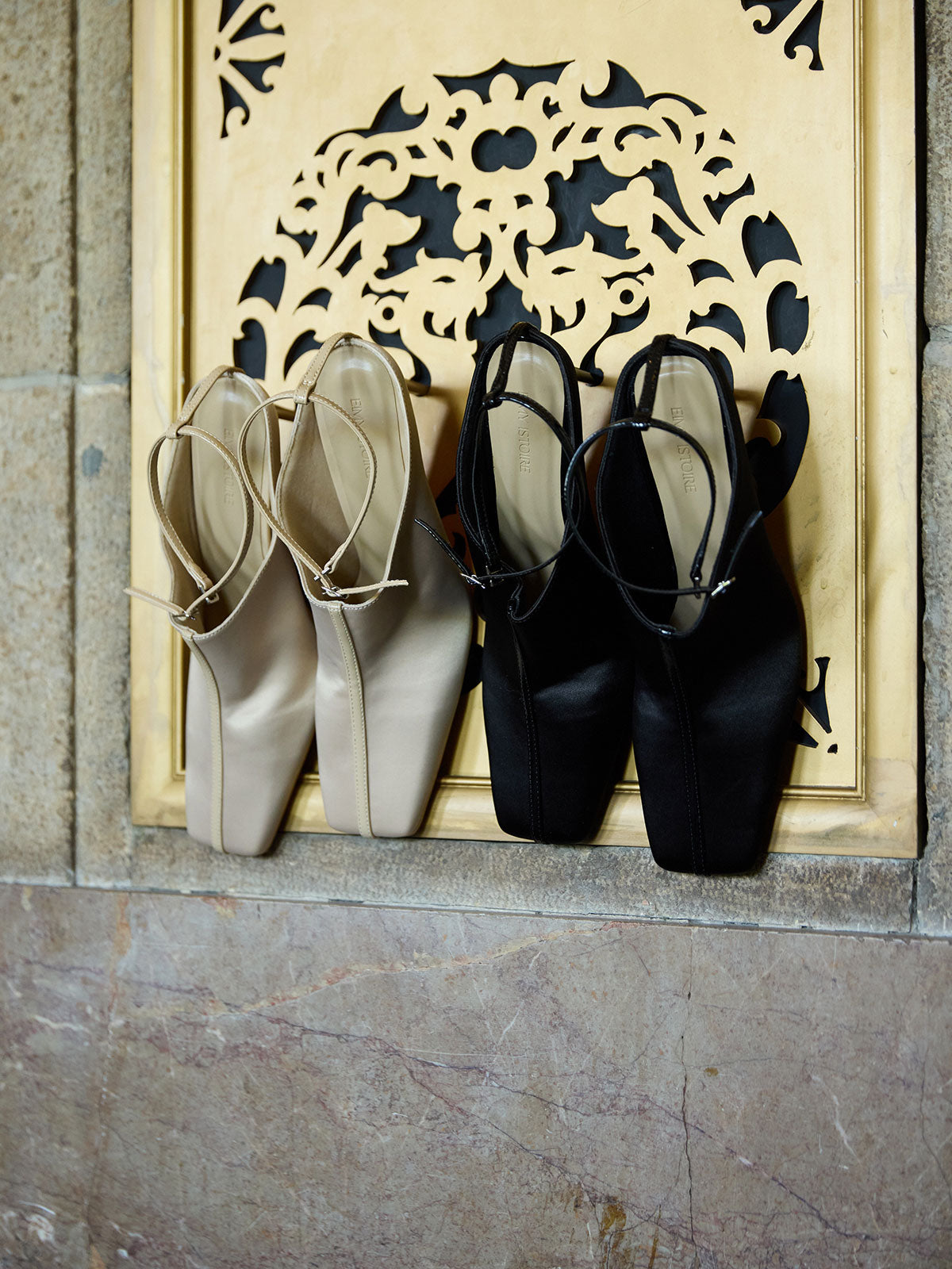 スクエアトゥアンクルストラップミュール