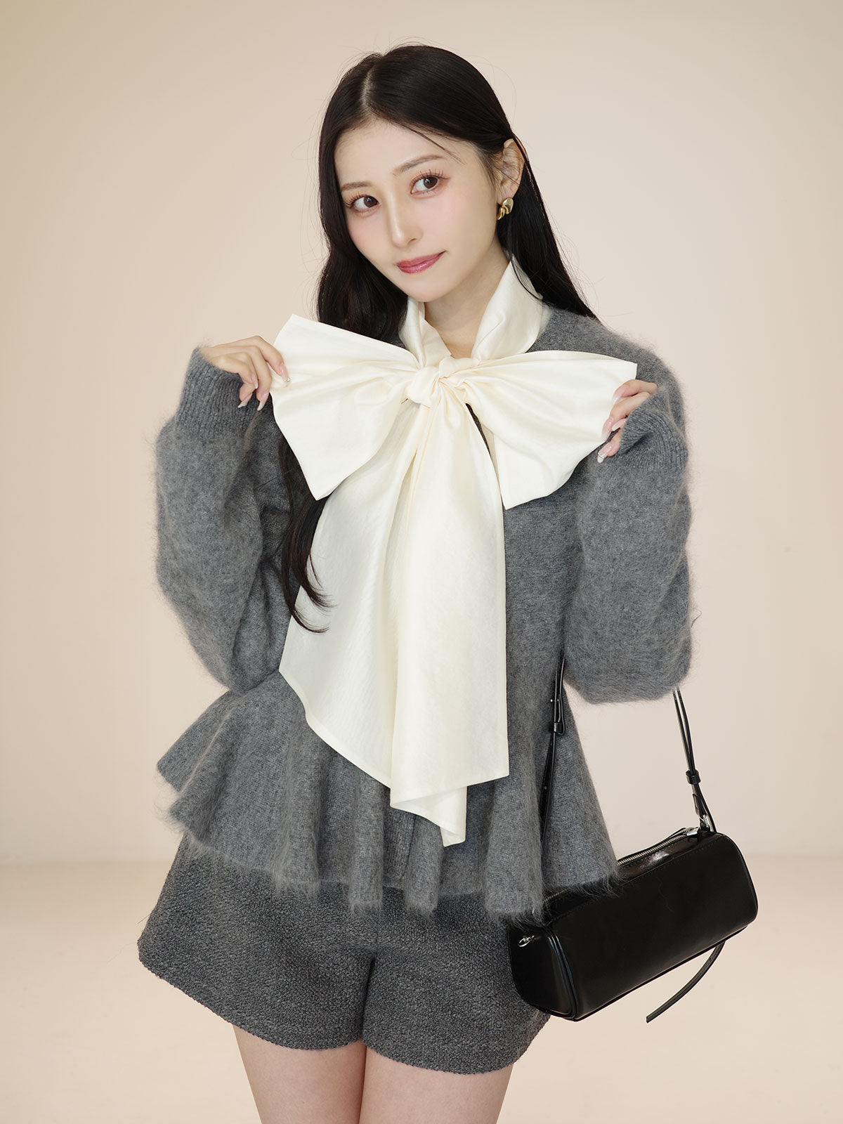 MODEL:160cm／COLOR:OFF WHITE／SIZE:F