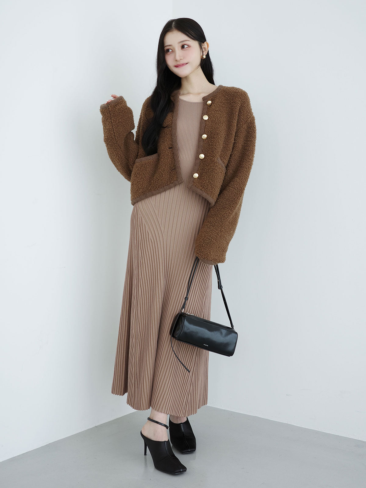 リブニットフレアワンピース