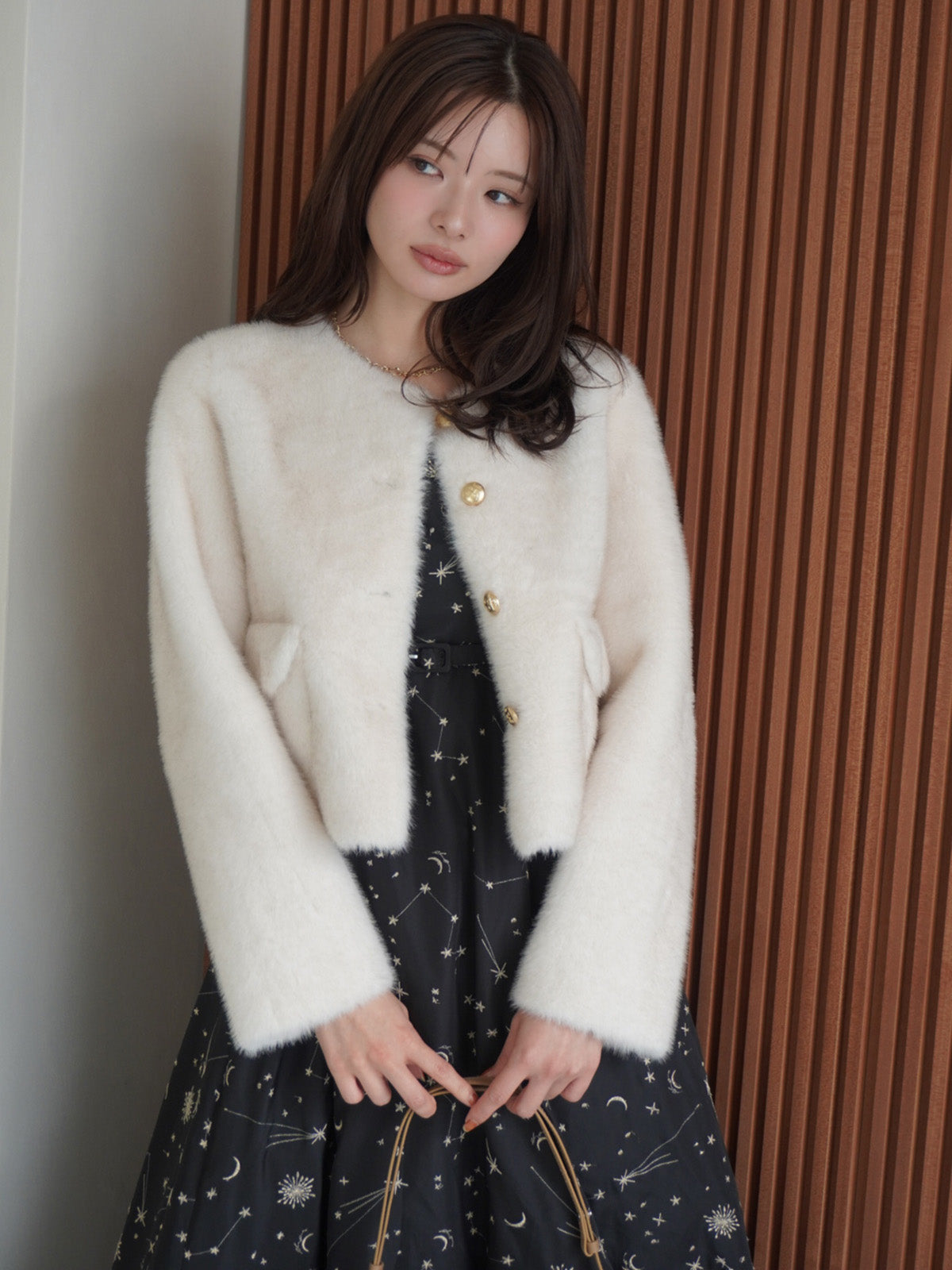 ゴールドボタンフェイクファージャケット