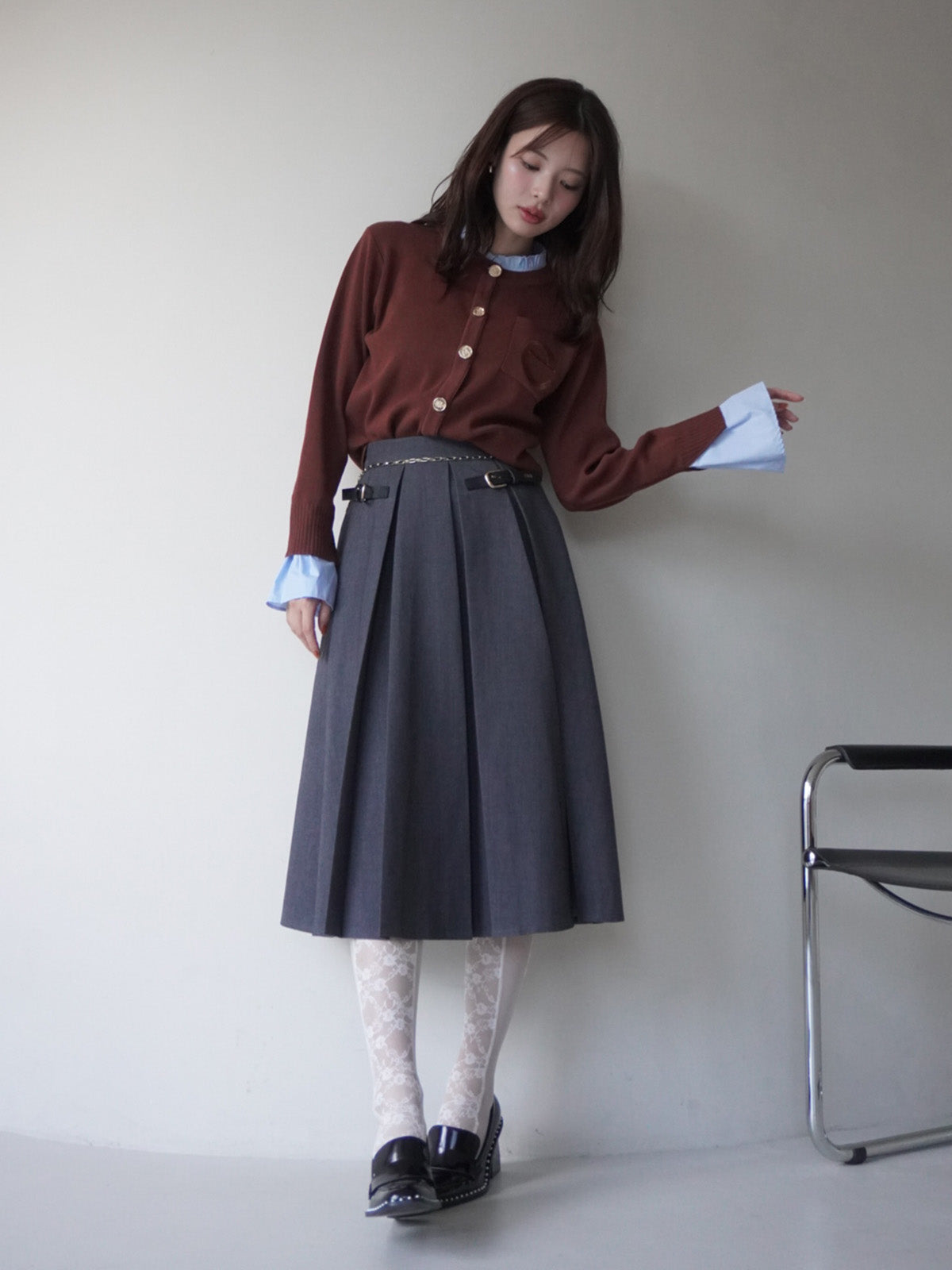 MODEL:165cm／COLOR:CHARCOAL GREY／SIZE:F