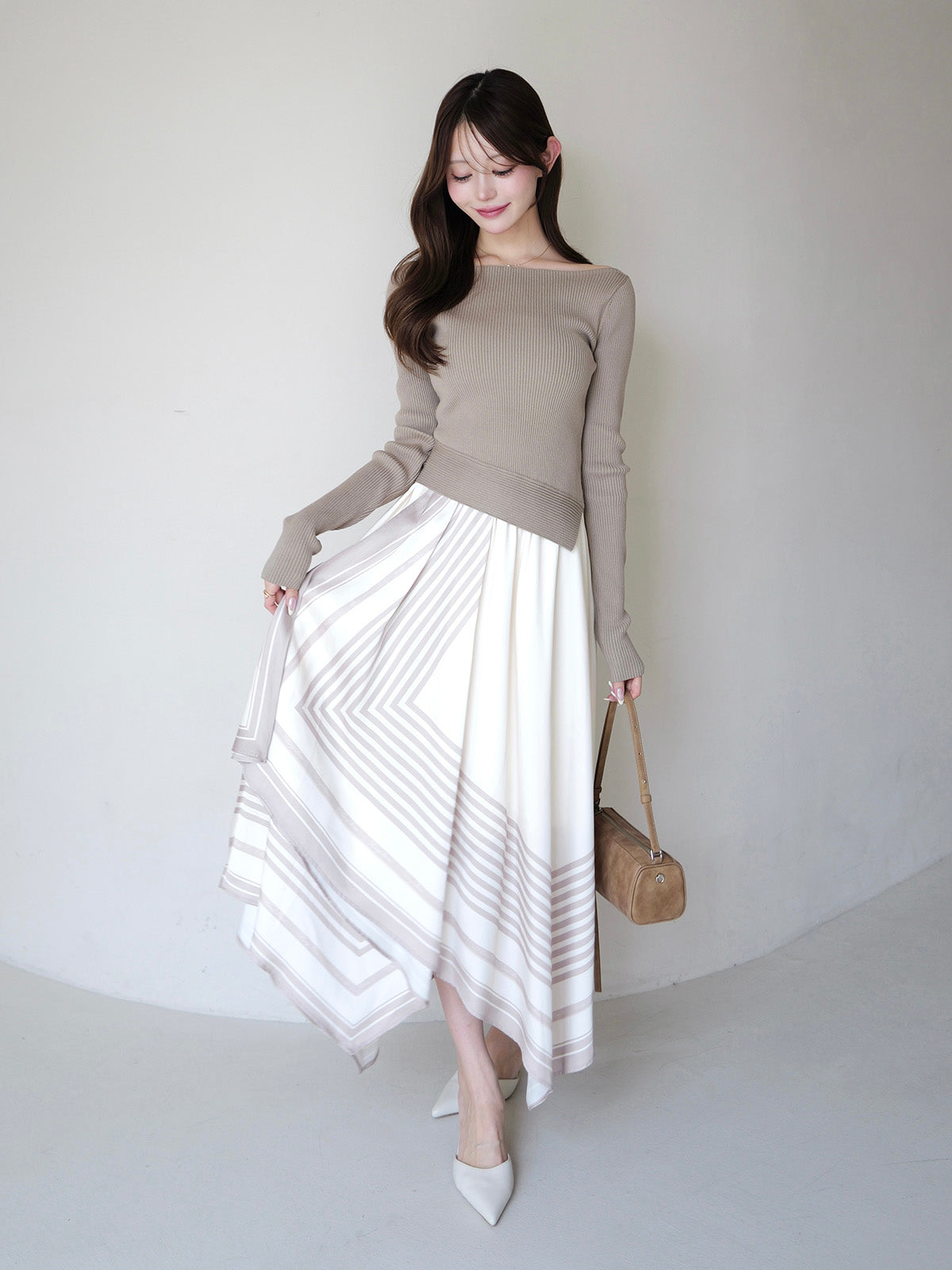 MODEL:163cm／COLOR:BEIGE／SIZE:36(S)