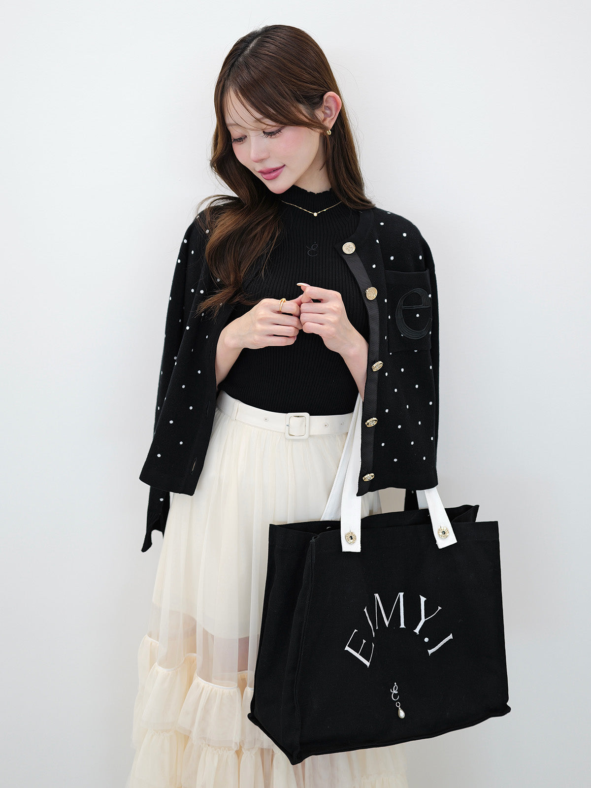 MODEL:163cm／COLOR:DOT BLACK／SIZE:F