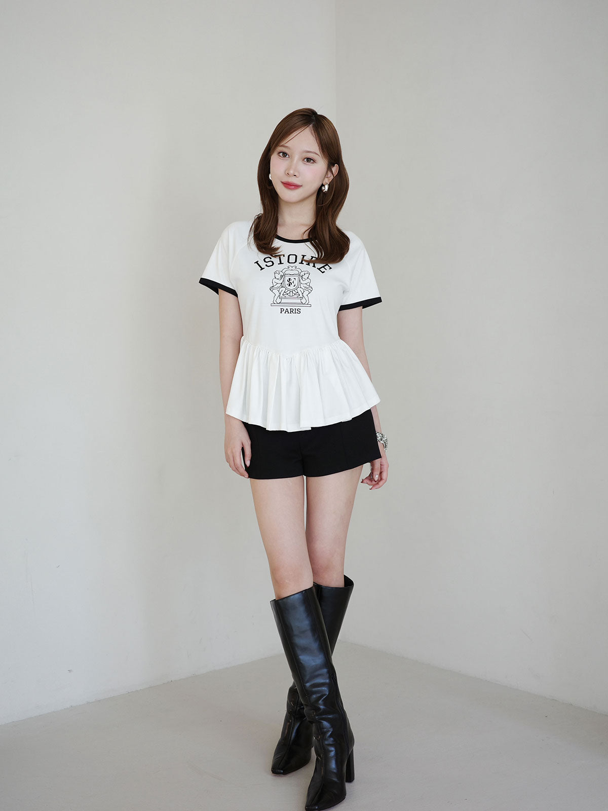 MODEL:163cm／COLOR:WHITE／SIZE:F
