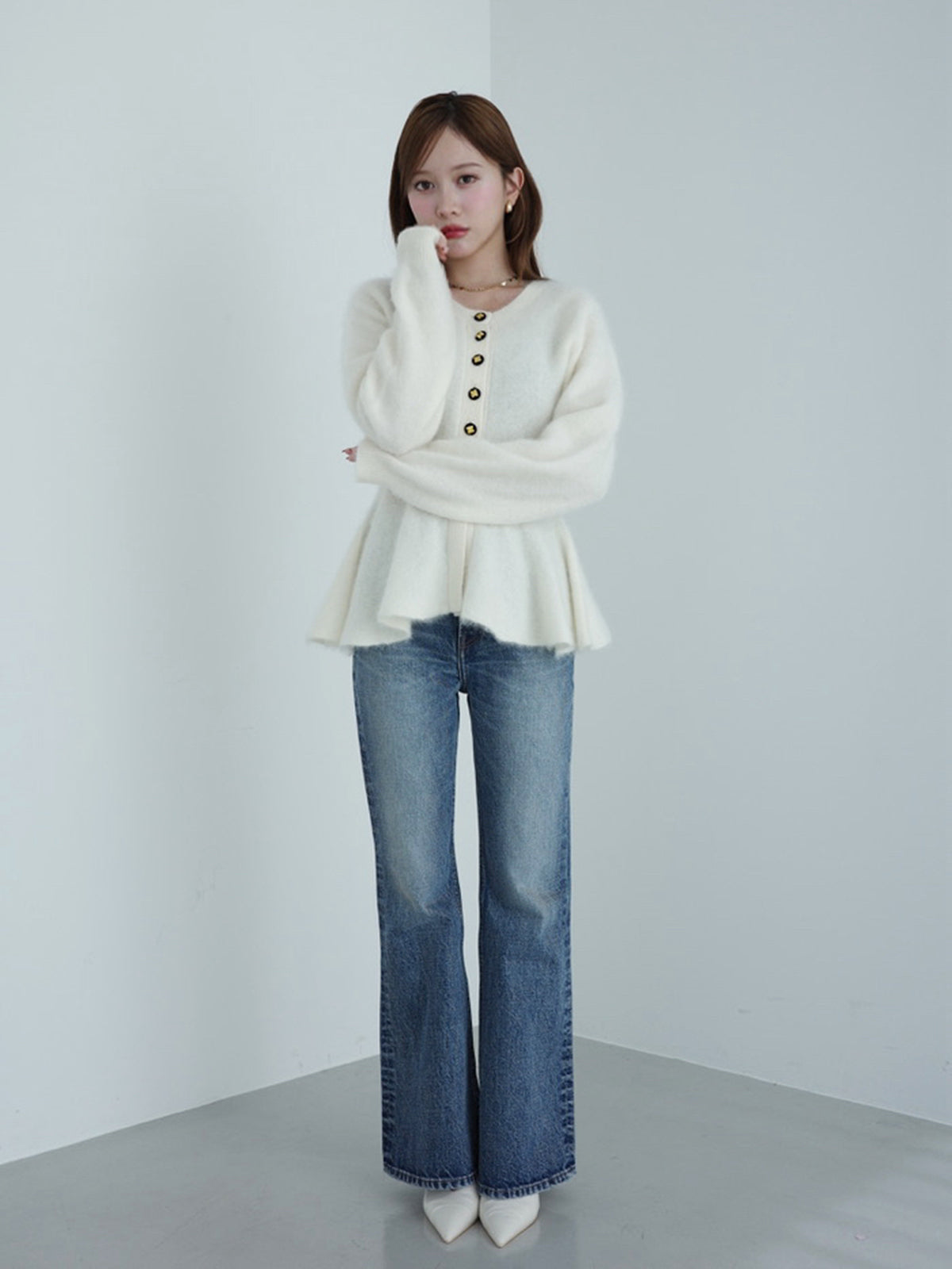 MODEL:163cm／COLOR:OFF WHITE／SIZE:F