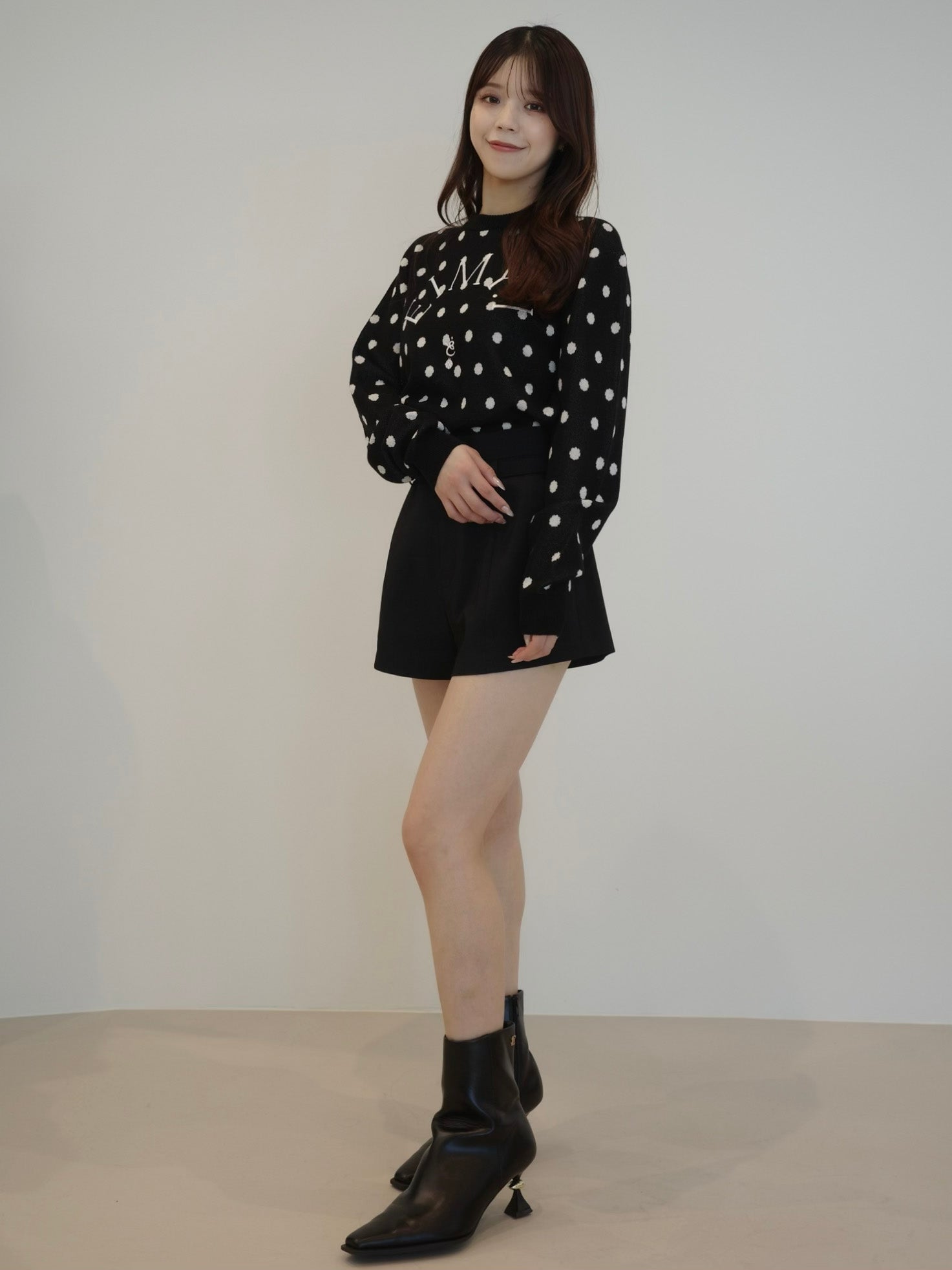 EIMY LOGO KNIT TOPS