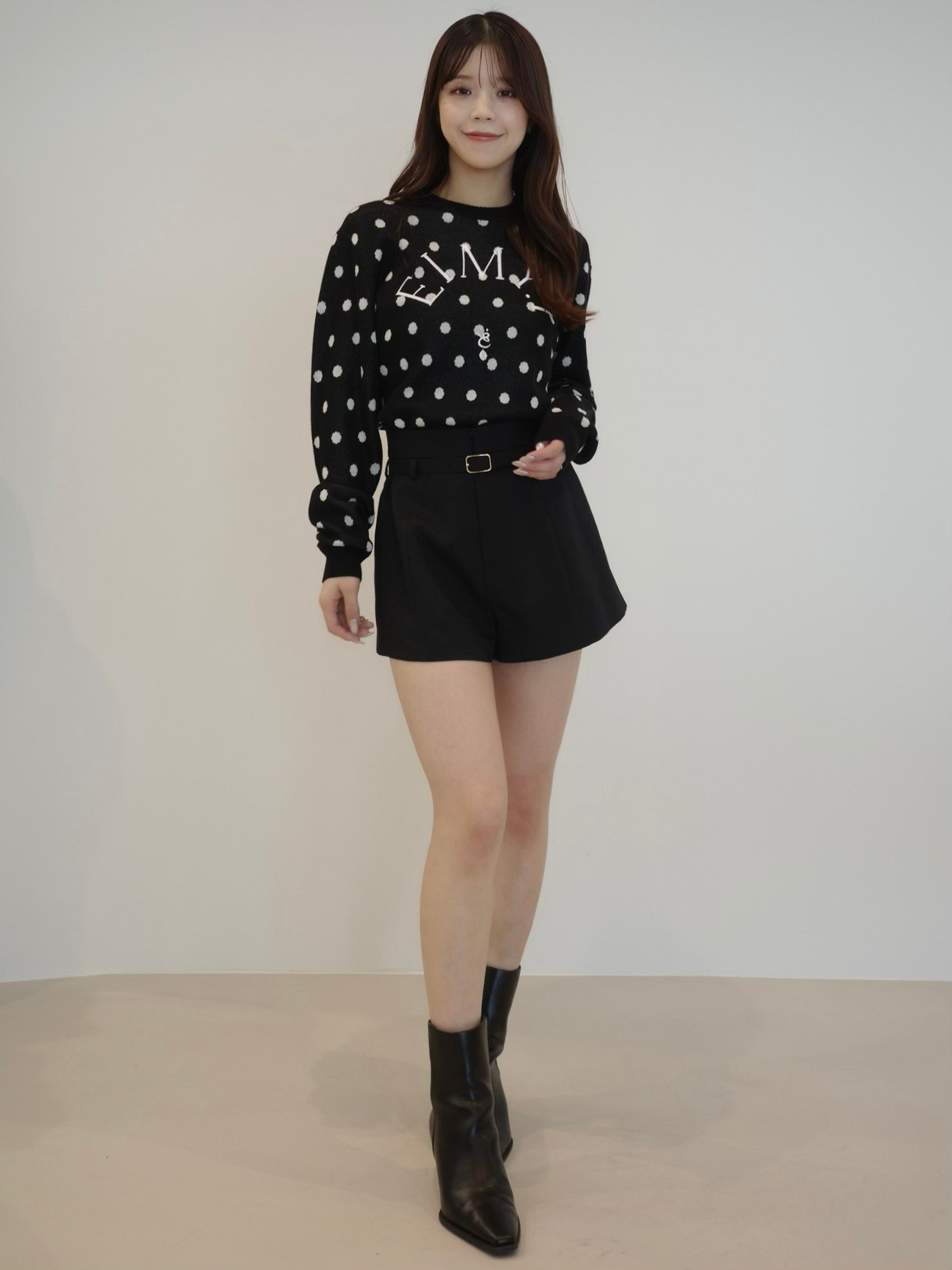 MODEL:157cm／COLOR:DOT／SIZE:F