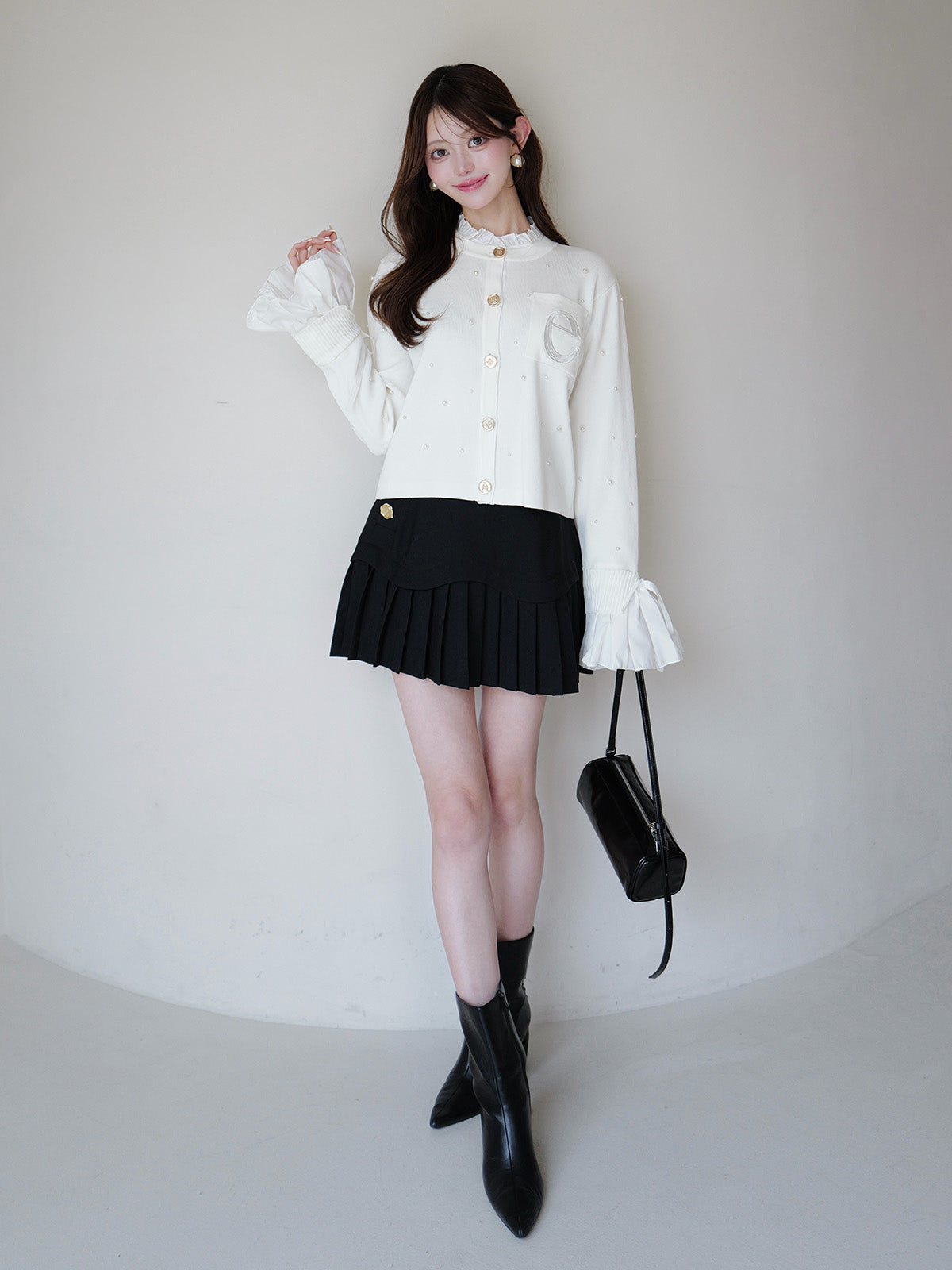 PEARL ATTACHED CARDIGAN