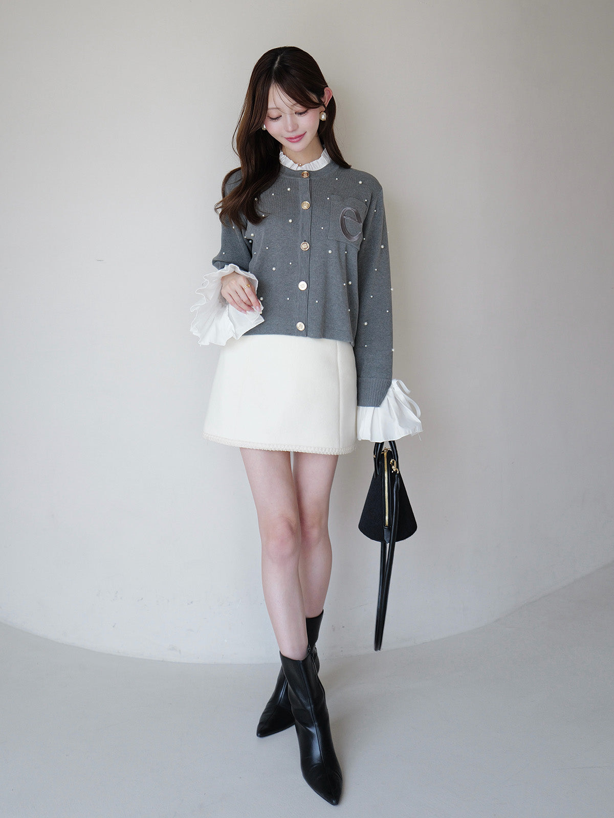 PEARL ATTACHED CARDIGAN