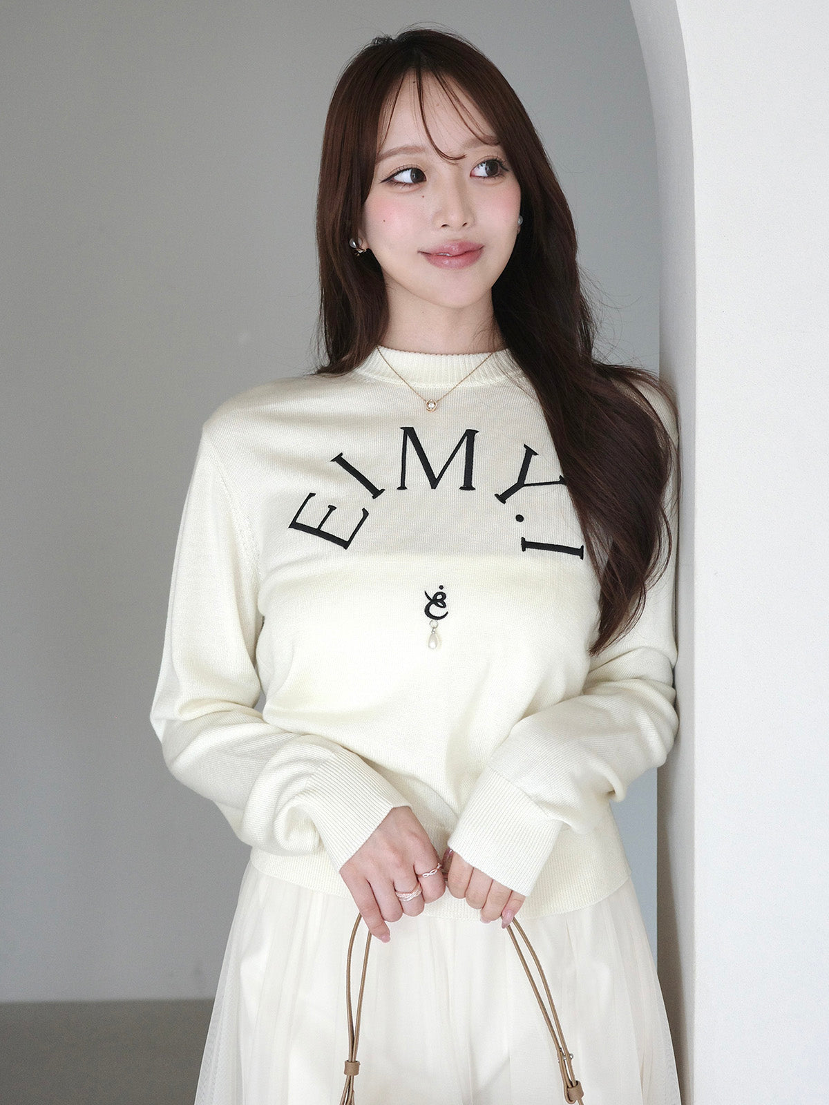 MODEL:161cm／COLOR:WHITE／SIZE:F