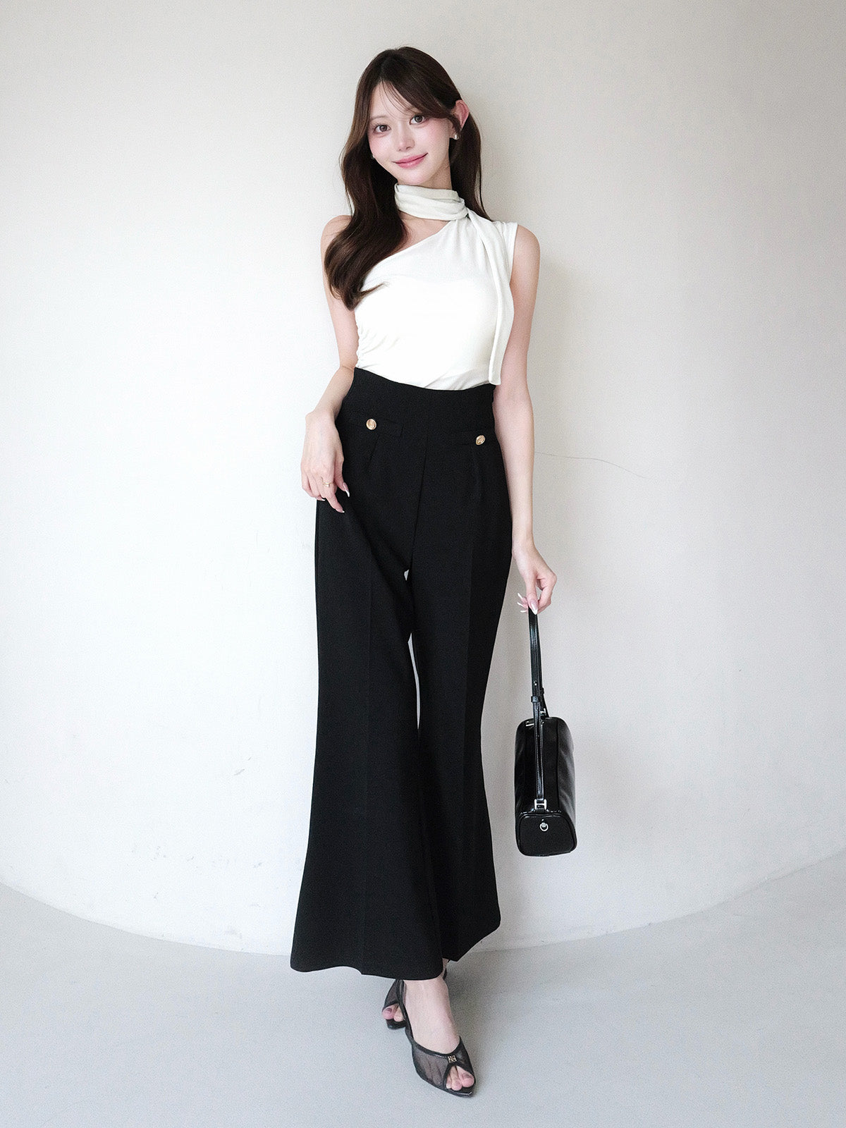 MODEL:163cm／COLOR:BLACK／SIZE:36(S)