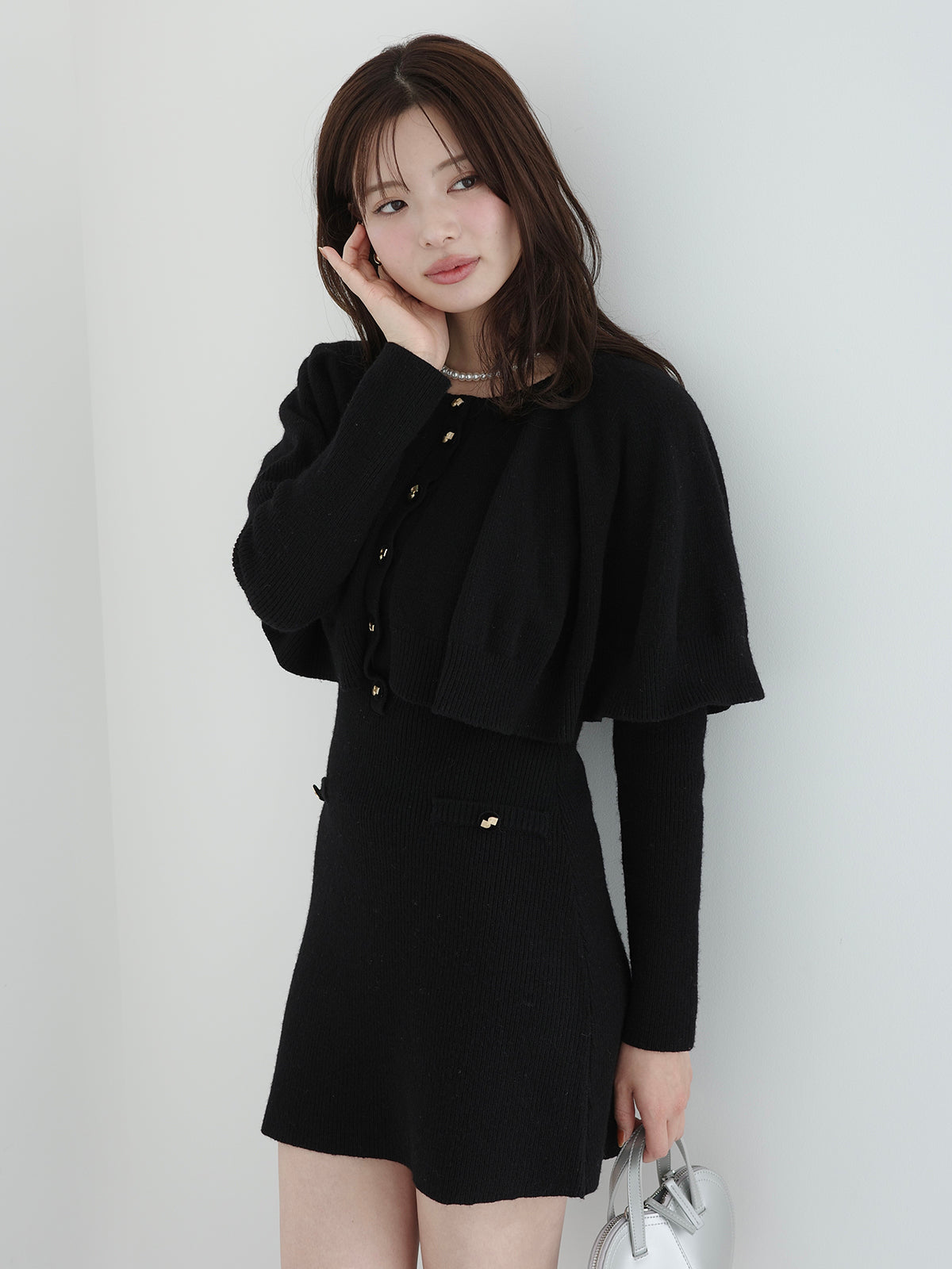 ケープデザインニットワンピース