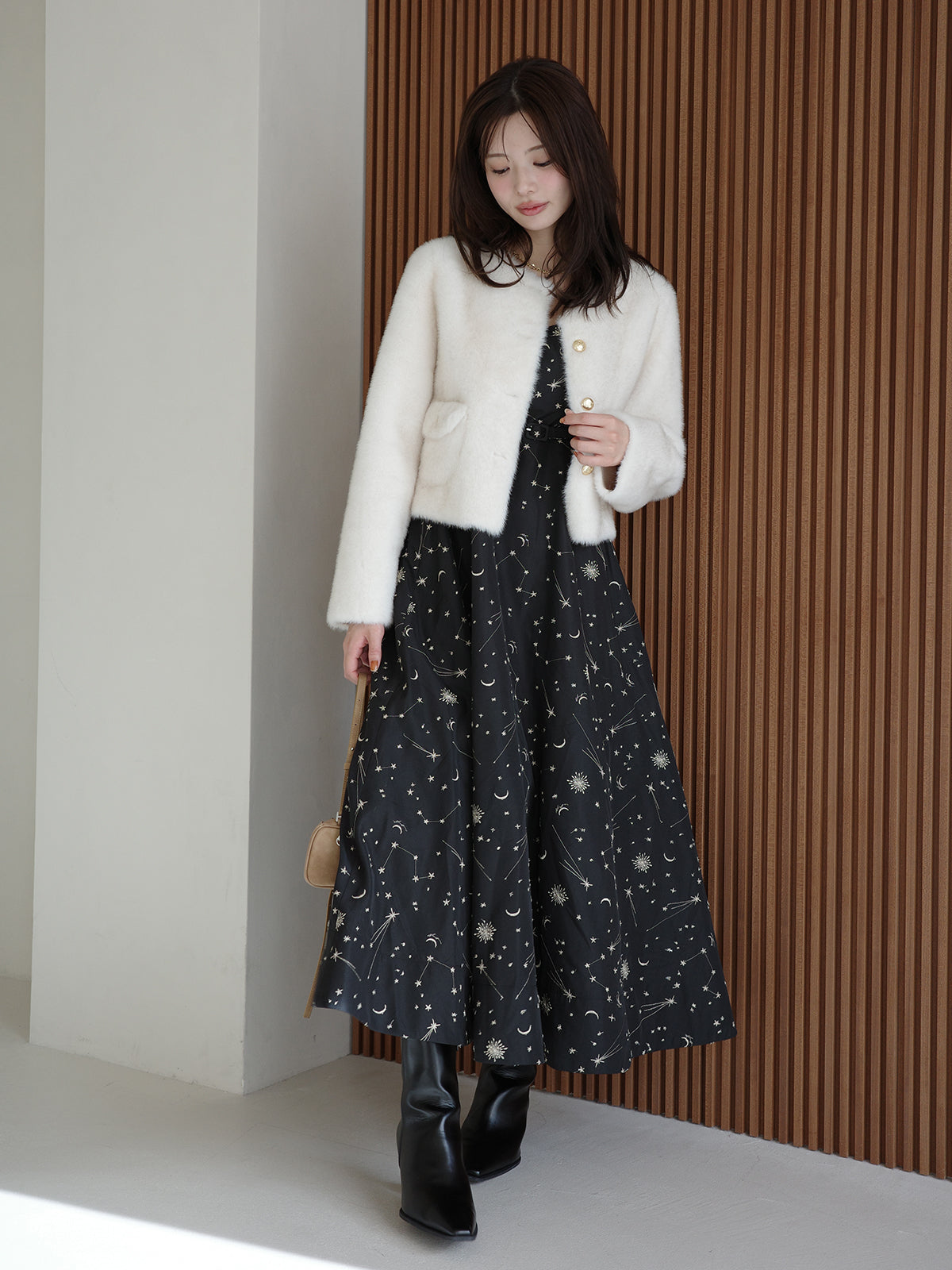 スターエンブロイダリーワンピ