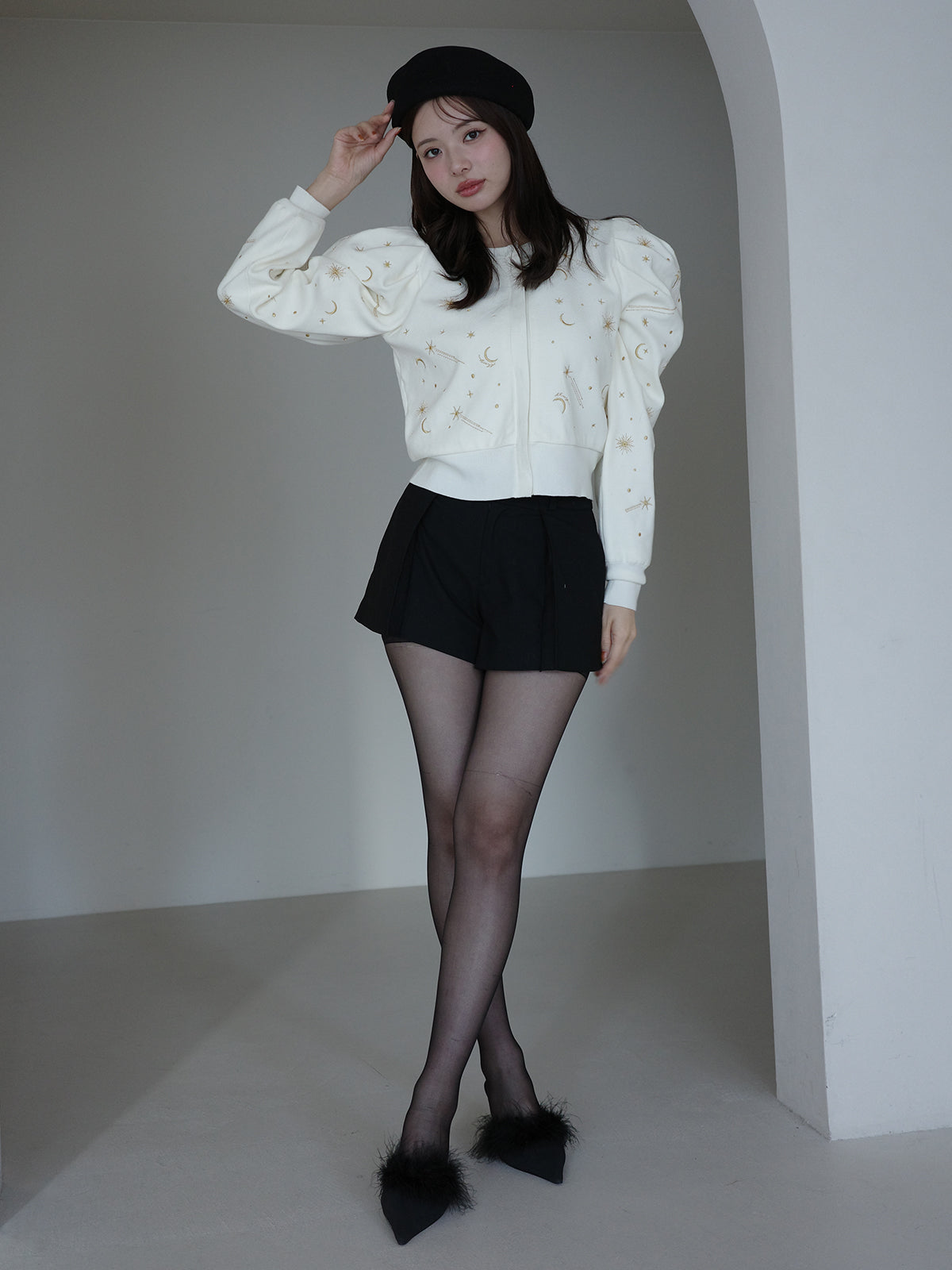 スターエンブロイダリーニット