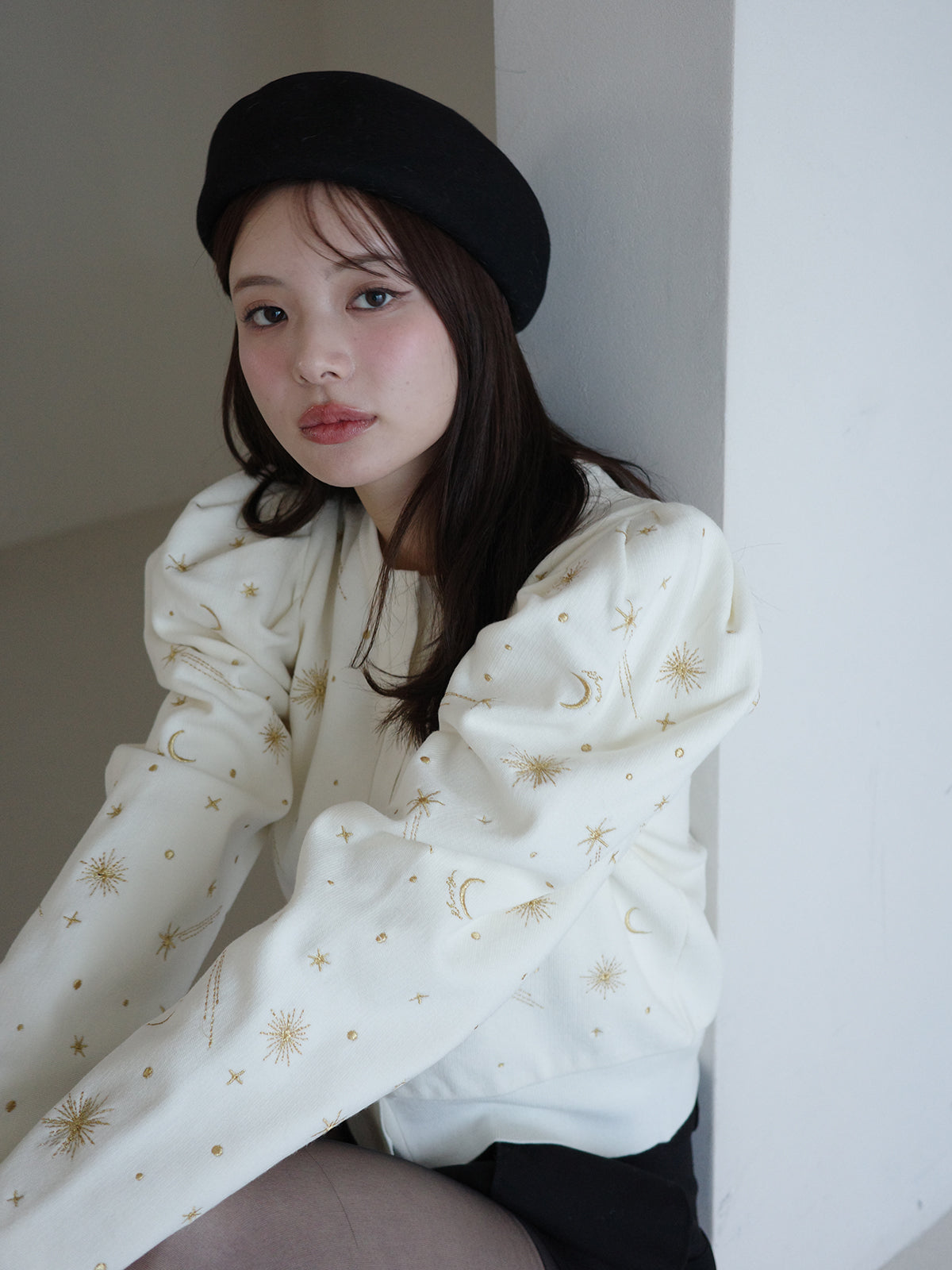 スターエンブロイダリーニット