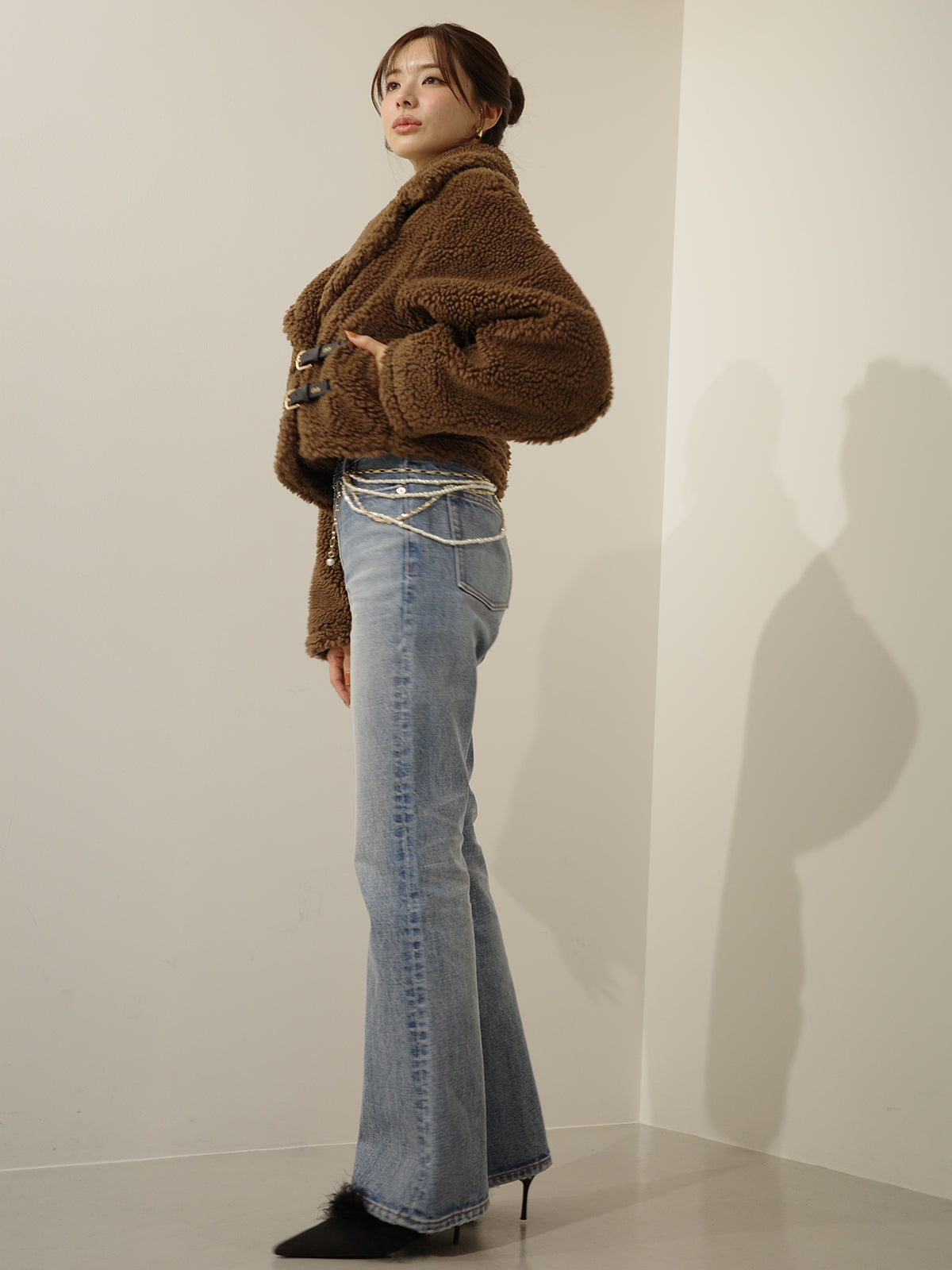 ベルトディテールボアショートコート