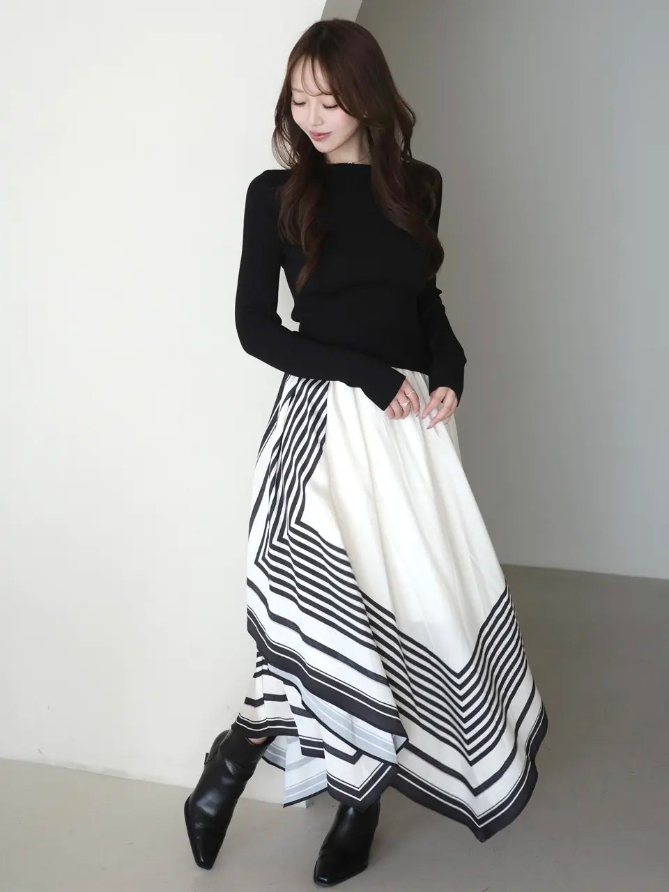 MODEL:161cm／COLOR:BLACK／SIZE:36(S)
