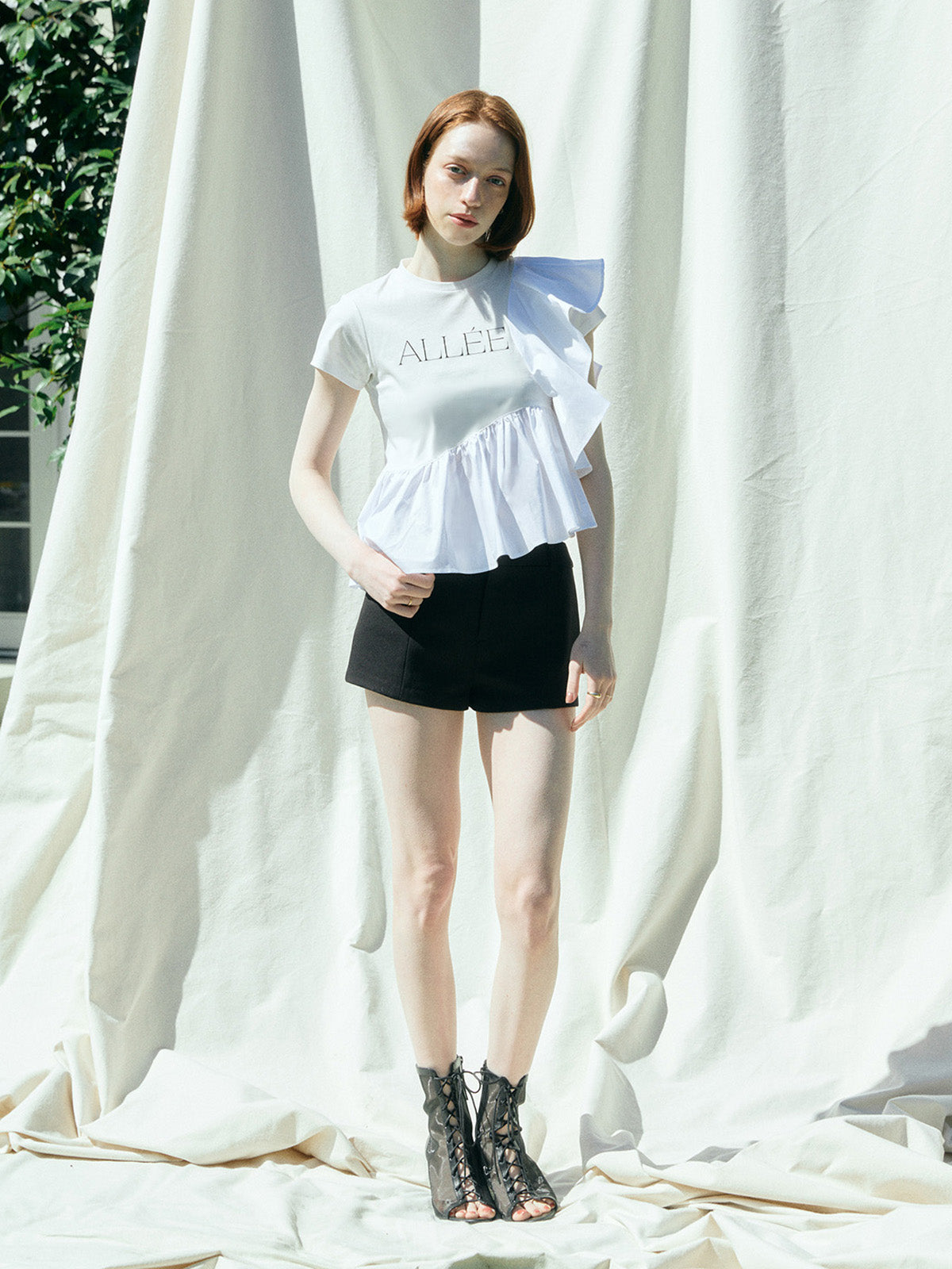 MODEL:175cm／COLOR:WHITE／SIZE:F