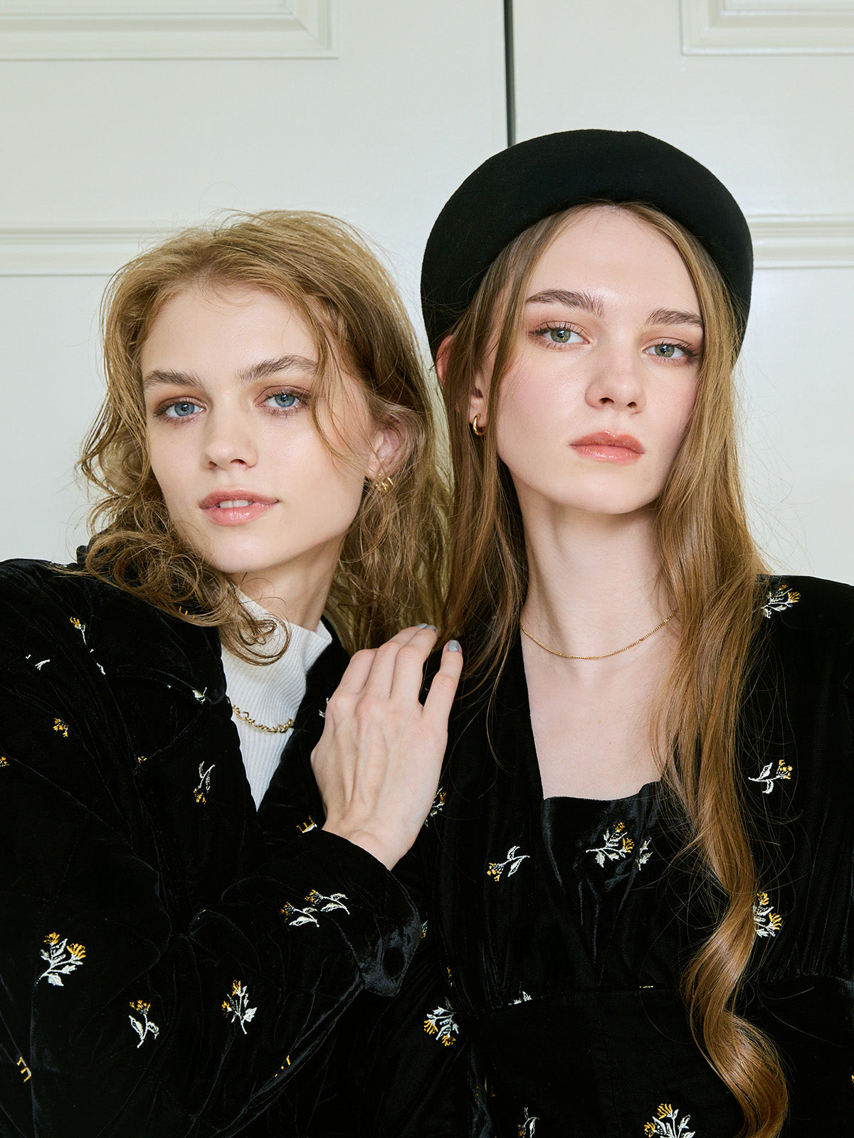 フワラーモチーフベルベットレースカラーワンピース