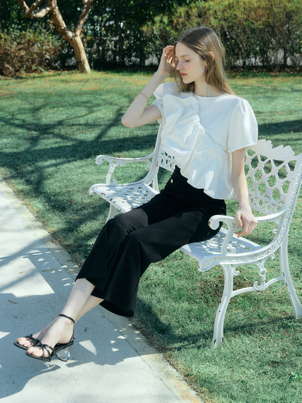 BELL SILHOUETTE PANTS