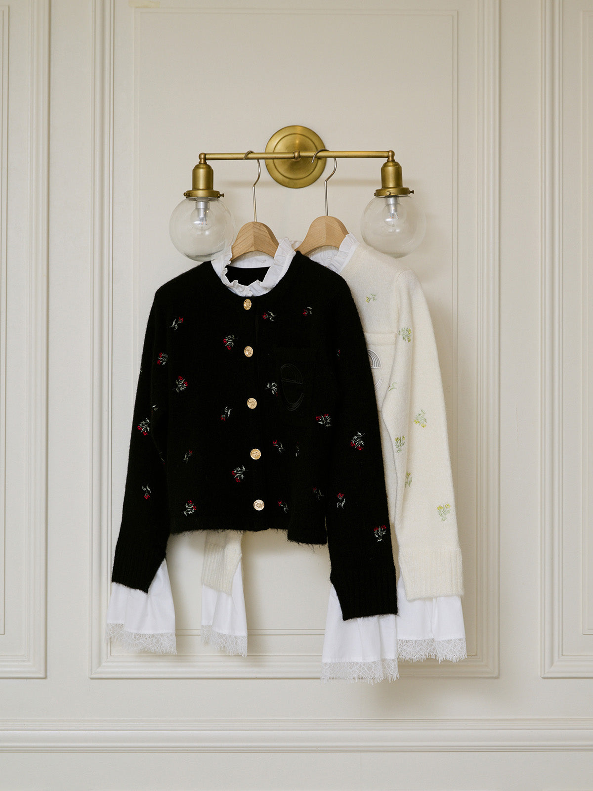 Attachedcollrフラワーモチーフカーディガン