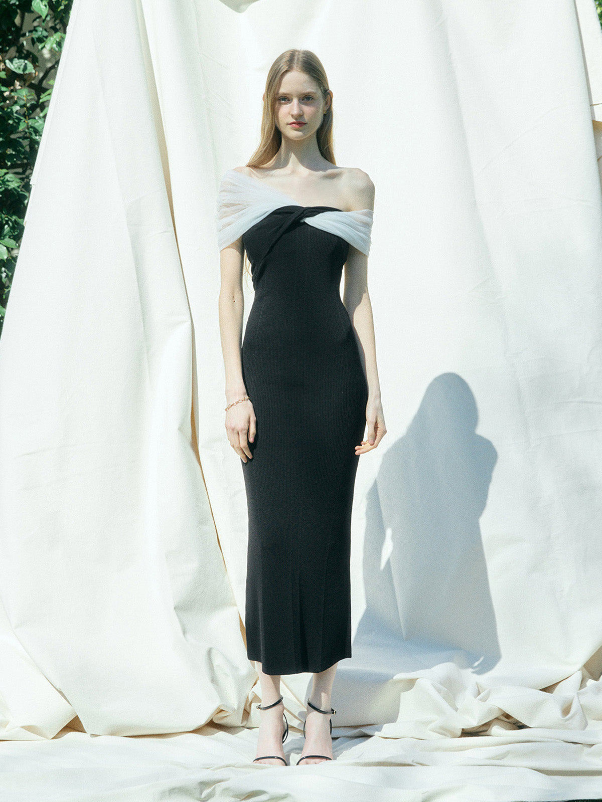 DÈCOLLETÈ SHOULDER KNIT DRESS