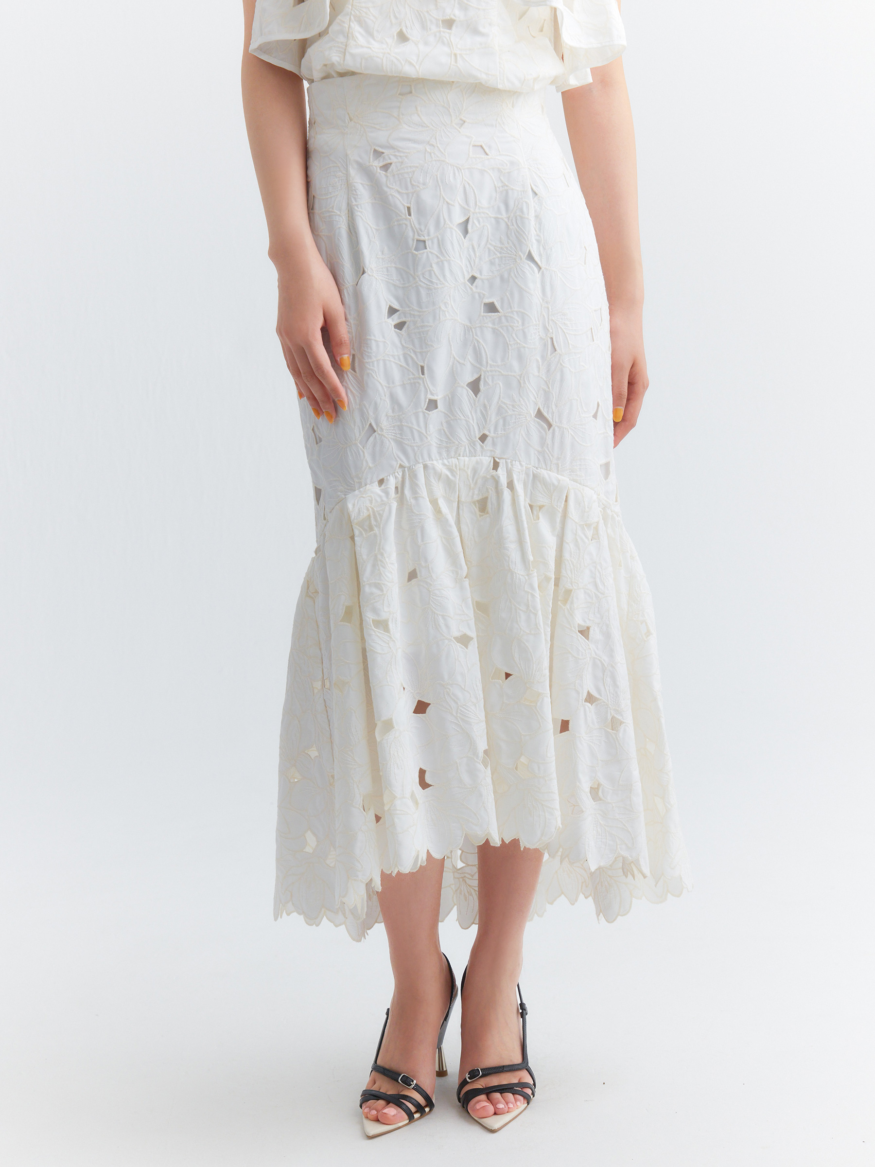 flower embroideryマーメイドスカート(S WHITE): BOTTOMS