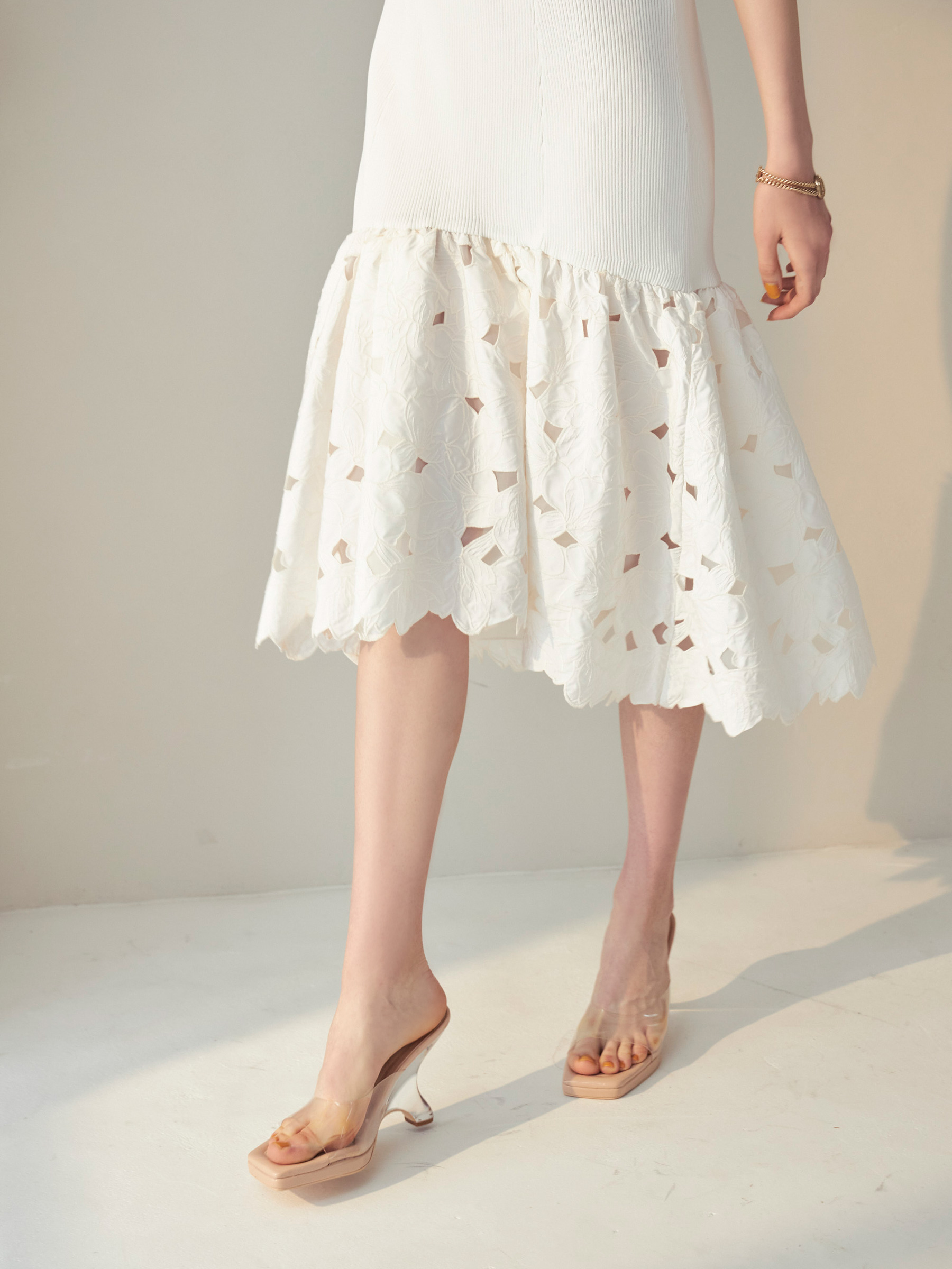 flower embroideryニットワンピース(XS WHITE): ONEPIECE